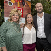 Giorgio Caporaso e Luisa Parasacchi con Camila Raznovich presentarice dell'evento sfida ai fornelli a Milano Food City. photo Daniela Berruti