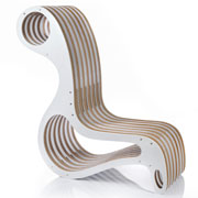 X2Chair chaise longue in cartone con finiture in legno laccato bianco. Design: Giorgio Caporaso per Lessmore