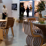 Mobili in cartone Lessmore, design Caporaso, a Ecomondo per Novamont