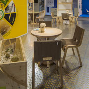 Mobili in cartone Lessmore, design Caporaso, a Ecomondo per Novamont