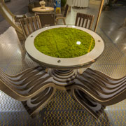 Mobili in cartone Lessmore, design Caporaso, a Ecomondo per Novamont