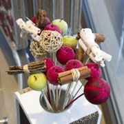 Arredi in cartone per una farmacia. Design Giorgio Caporaso per Lessmore