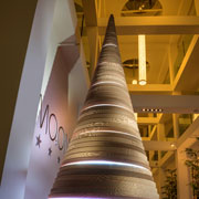 Albero di Natale in cartone. Design Giorgio Caporaso per Lessmore