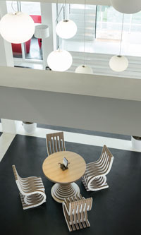 Clessidra e Twist chair by Lessmore