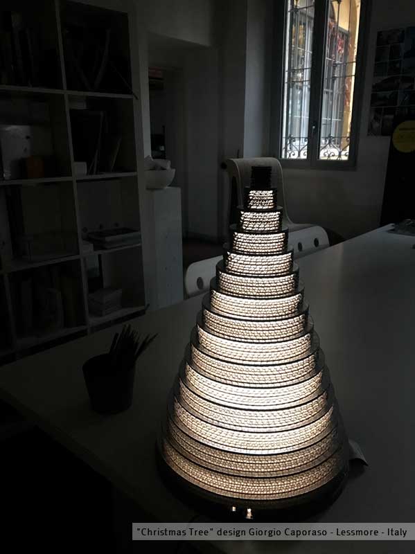 Albero Di Natale Di Cartone – Taglia M – Decorazione Eco-friendly Per Casa E Negozi – Facile Da Montare, 85x68 Cm